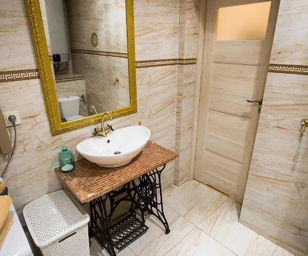 Obok Poczty Blisko Rynku *